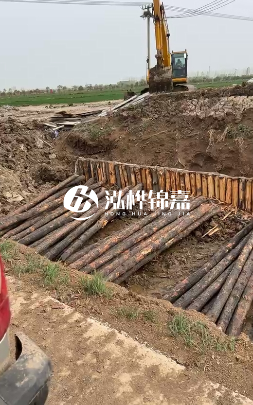 5米大頭16松木樁多少錢一根？按小頭報(bào)價(jià)貴還是大頭報(bào)價(jià)貴？