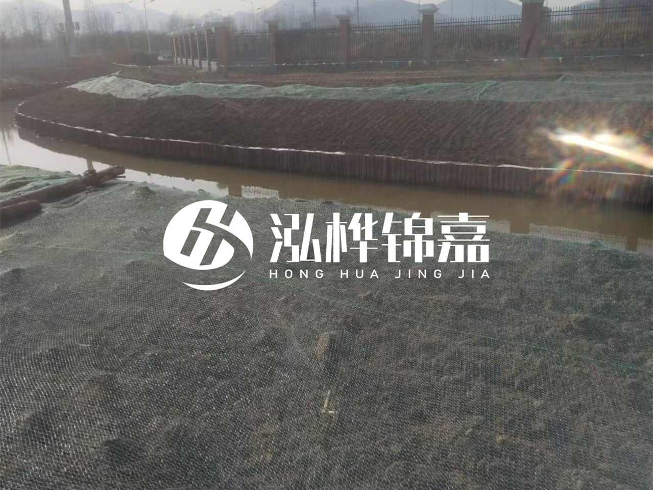 河道木樁打不下去怎么辦？河道打樁木能在水里使用多少年？
