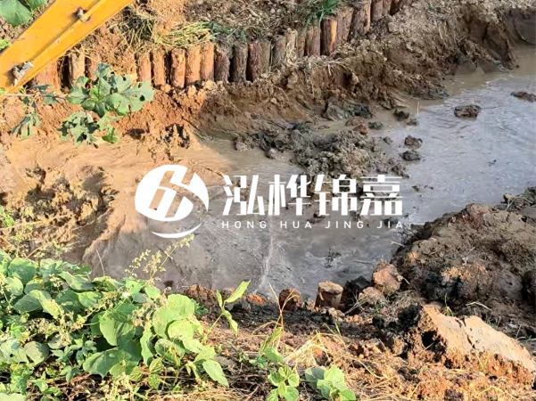 湖南防汛木樁批發(fā)廠家泓樺錦嘉 - 防洪木樁的作用是什么？?